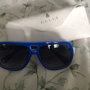 Kids Gucci sunglasses with case